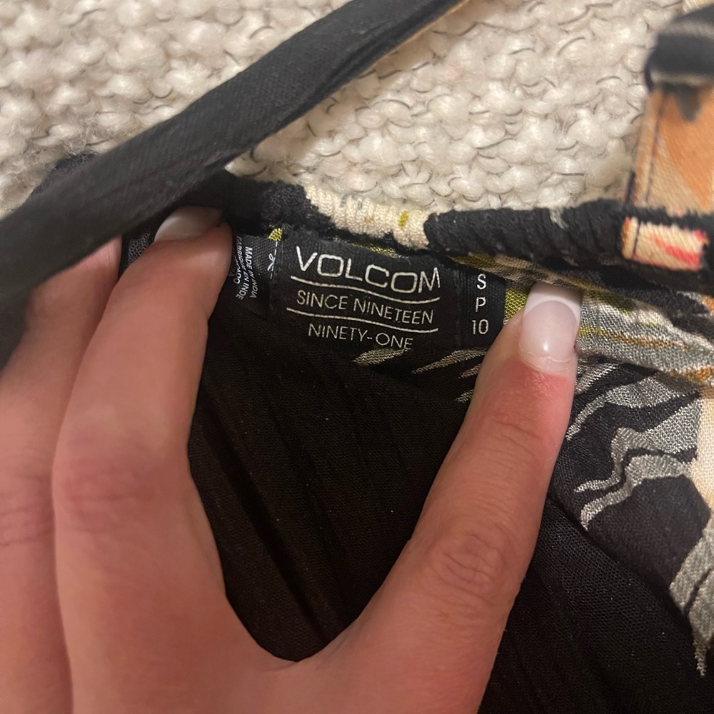 Volcom Beachy sundress - Picture 4 of 4
